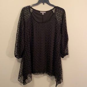 Roz&Ali ladies M black lace top. Lined,polyester
